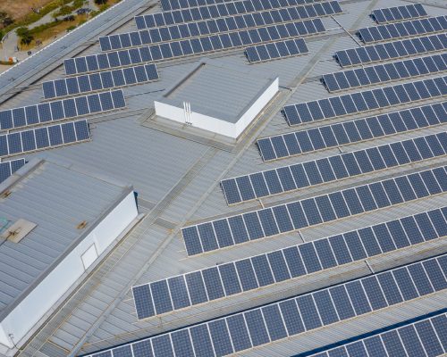 גג סולארי שטוח 500 התקנה סולארית על גג שטוח